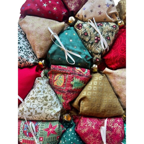 Quilted Christmas Tree Wall Hanging Puffy Green Red Gold - Picture 3 of 6